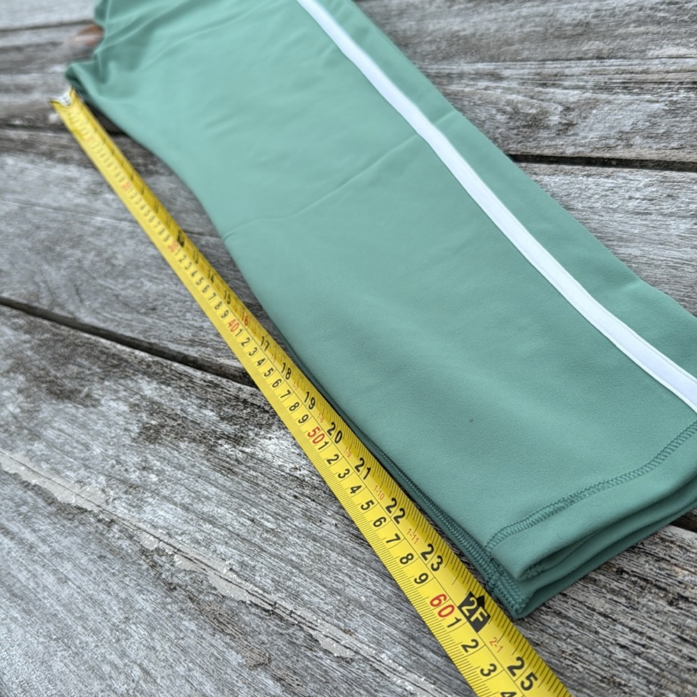 Vuori Track Legging Celadon green size Large nwt - Picture 7 of 7